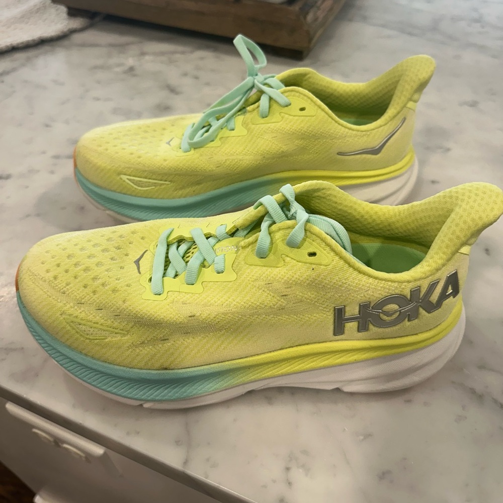 HOKA Clifton 9 Size 7.5B
